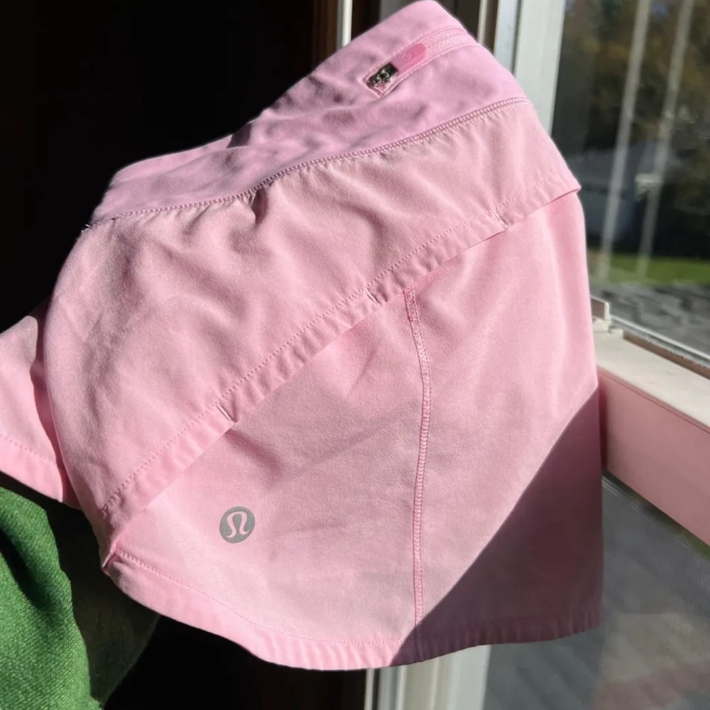 RARE Lululemon Speed Up Low Rise 2.5” Inseam Shorts - Picture 7 of 8